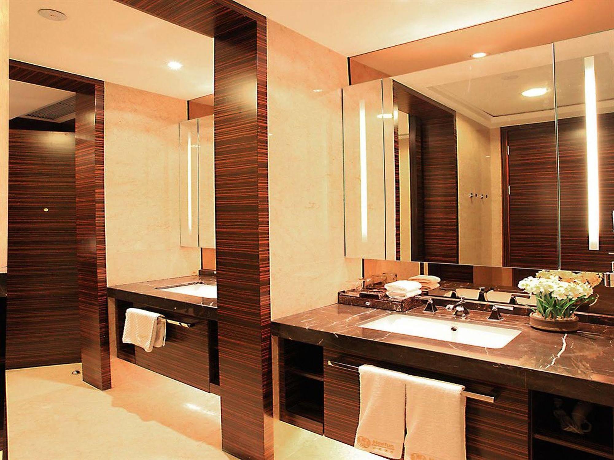 Heefun Apartment Gz -Poly World Trading Center-Walking Distance To Canton Fair ภายนอก รูปภาพ
